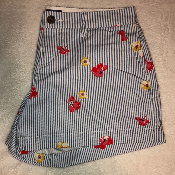 patterned shorts - Picture 2 of 5